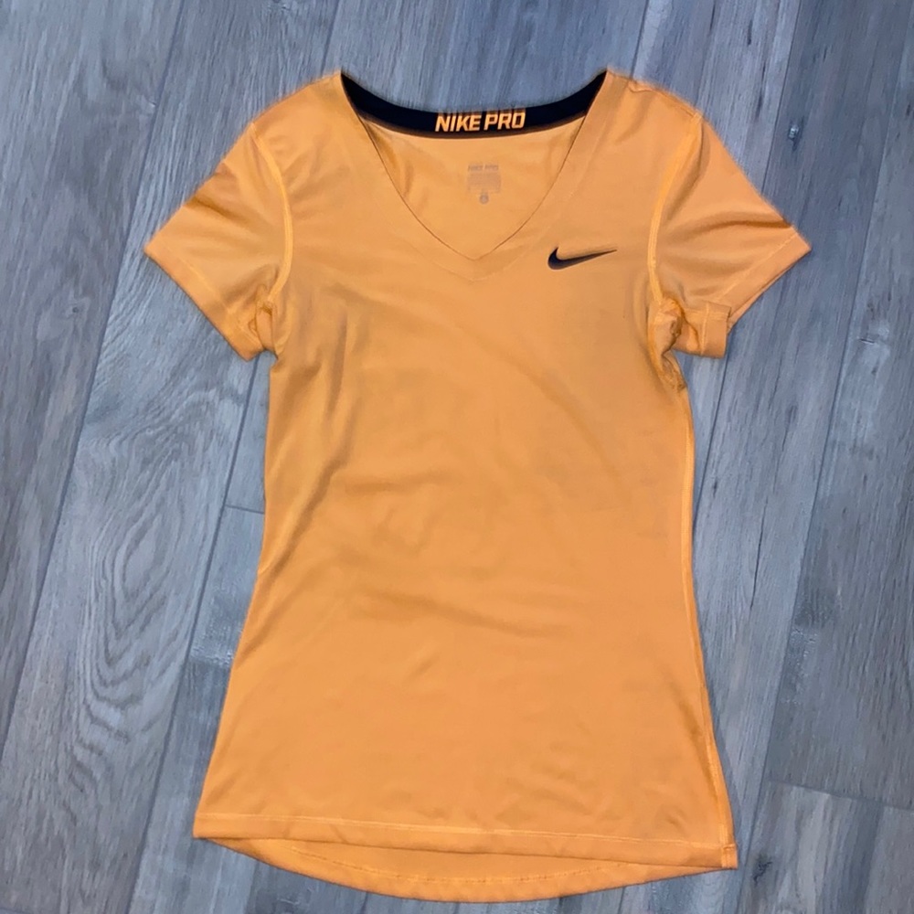 Nike pro top